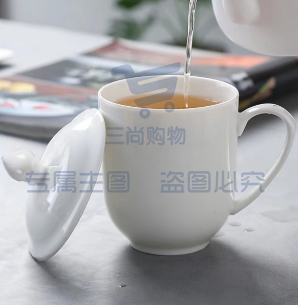 带盖纯白陶瓷茶杯